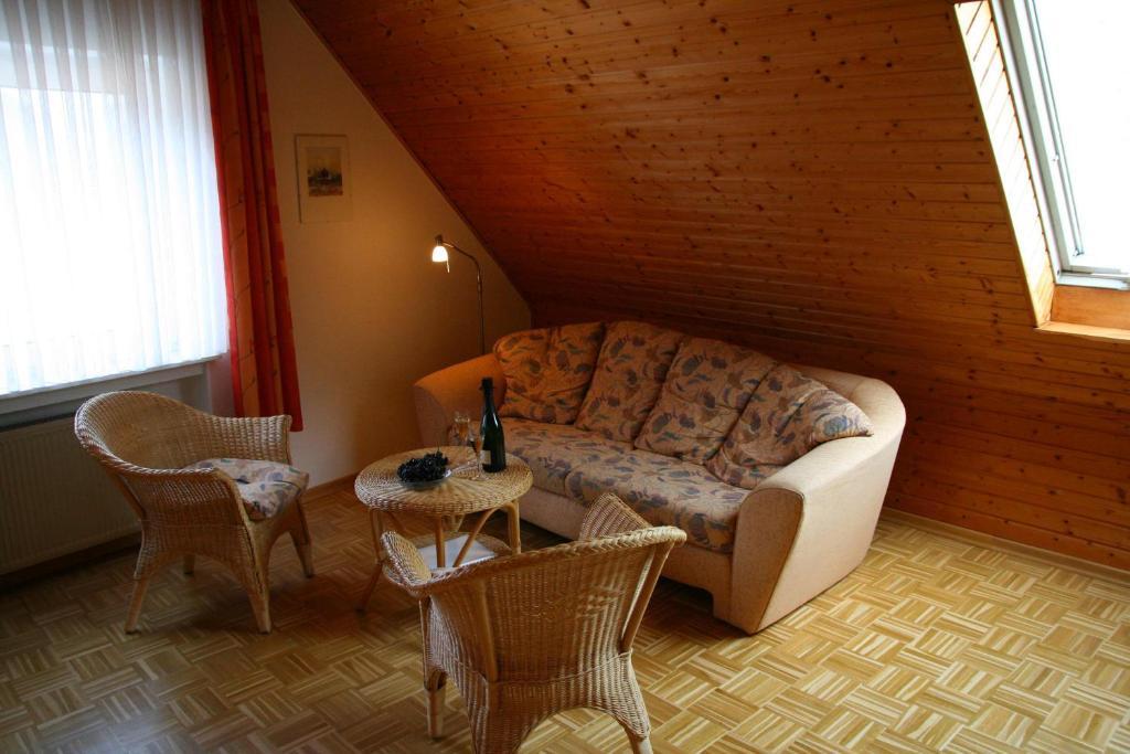 Weingut&Gästehaus Stephan Kohl Neumagen-Dhron Zimmer foto