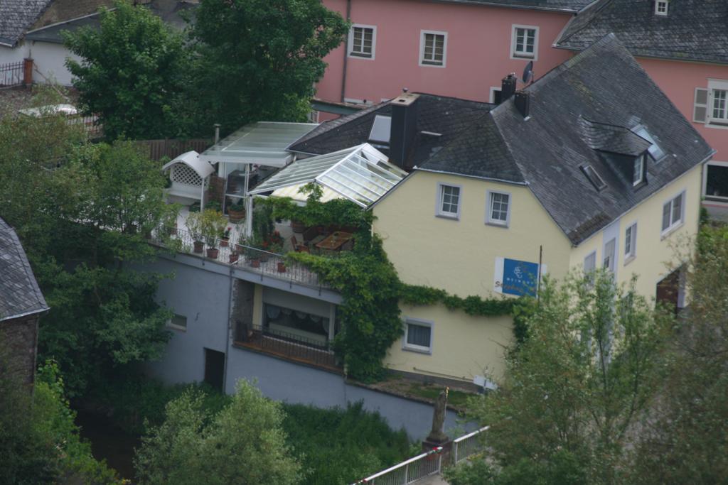 Weingut&Gästehaus Stephan Kohl Neumagen-Dhron Exterior foto